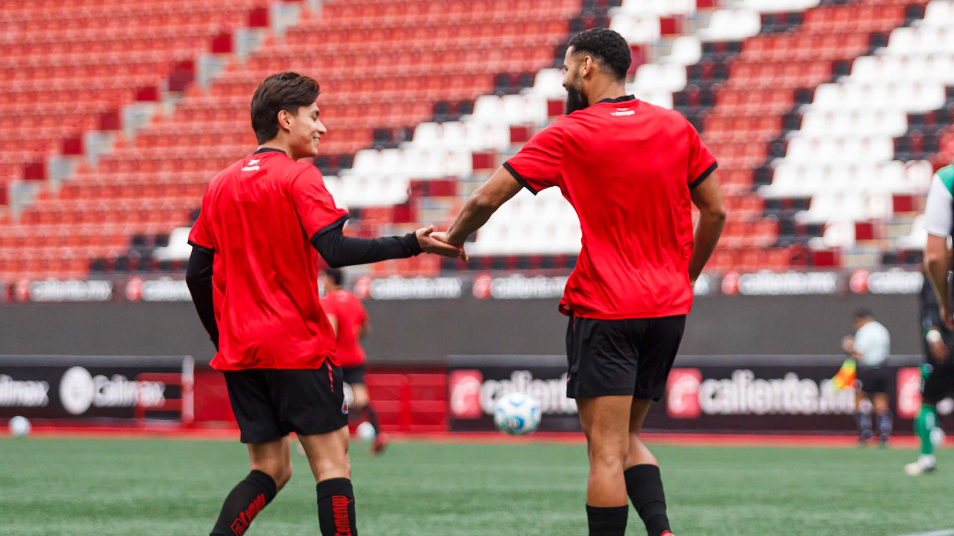 La jauría se enfrentó a Cosmos en el Caliente.