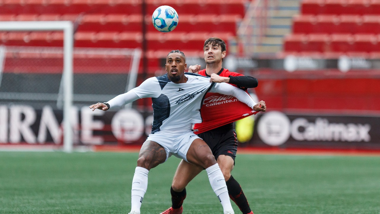 Los rojinegros se midieron a los cañoneros en el Caliente.